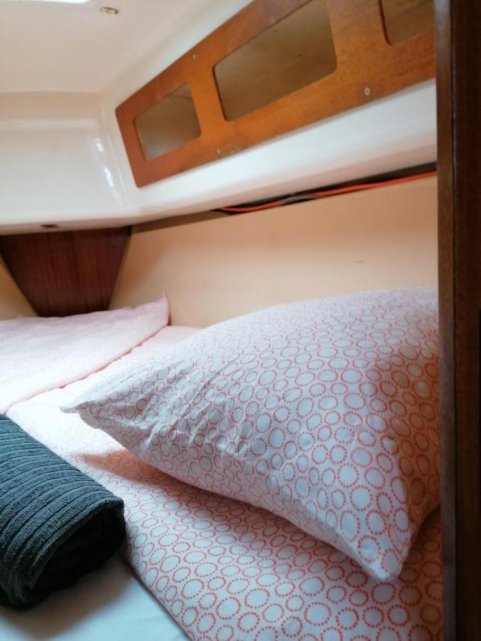 Cozy Sailboat In Barcelona!! No Showers Sant Adria de Besos Dış mekan fotoğraf